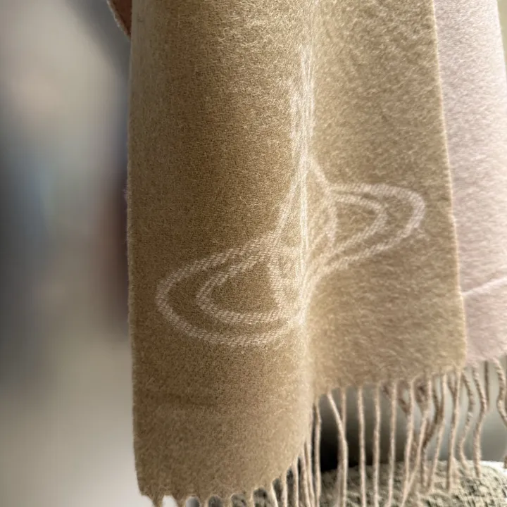 スーパーコピー ヴィヴィアン・ウエストウッド マフラー