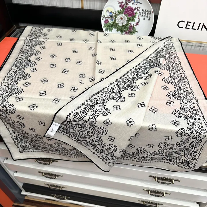 スーパーコピー セリーヌ マフラー