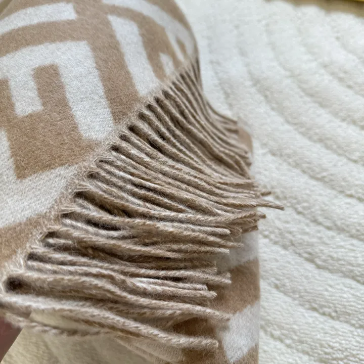 スーパーコピー フェンディ マフラー