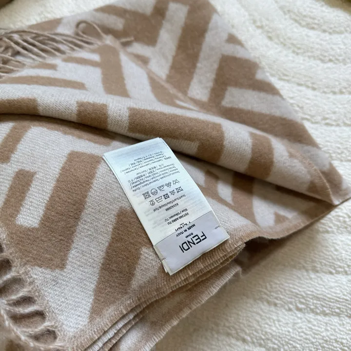 スーパーコピー フェンディ マフラー