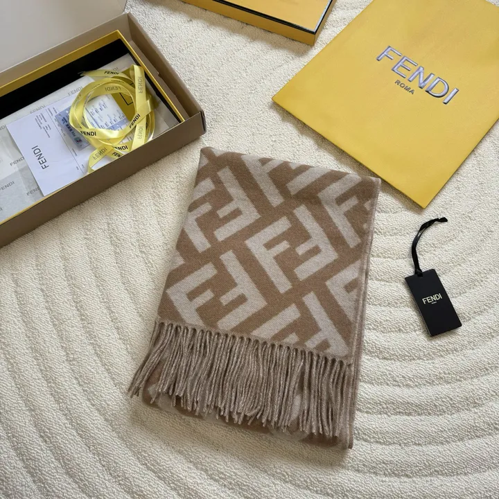 スーパーコピー フェンディ マフラー