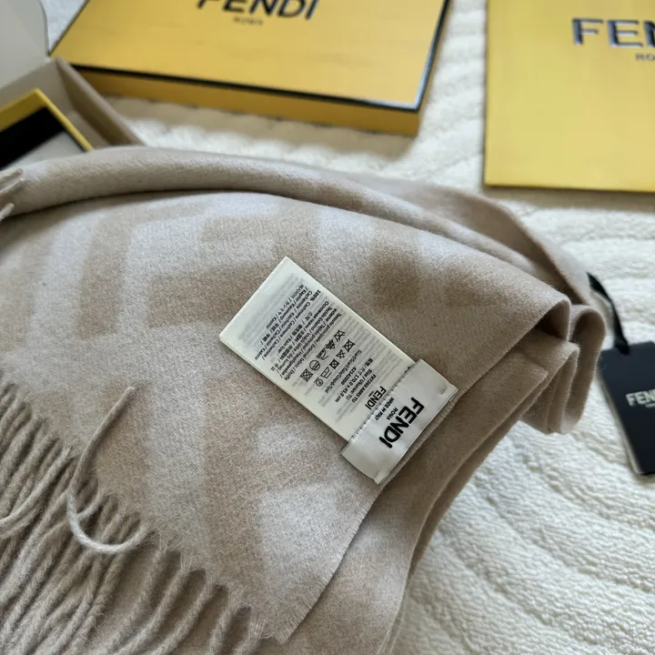 スーパーコピー フェンディ マフラー