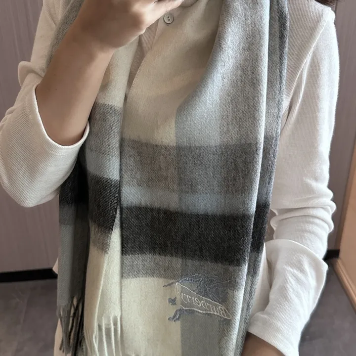 スーパーコピー バーバリー ス マフラー