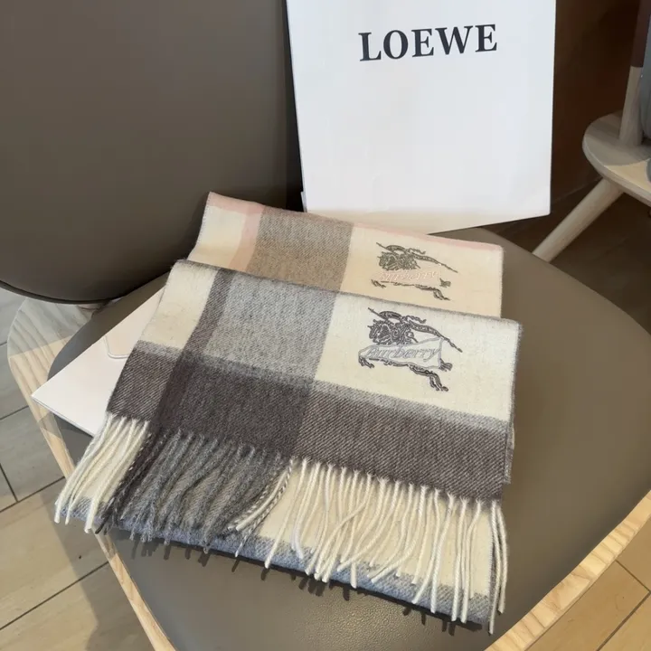 スーパーコピー バーバリー ス マフラー