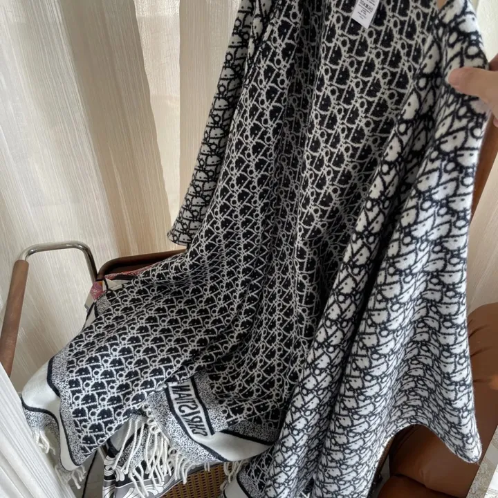 スーパーコピー ディオール マフラー