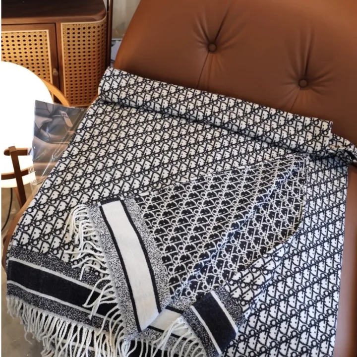 スーパーコピー ディオール マフラー