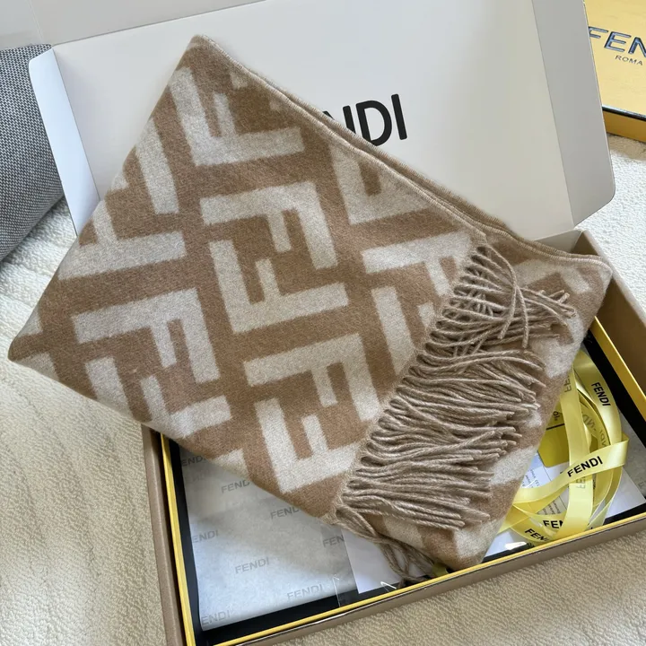 スーパーコピー フェンディ マフラー