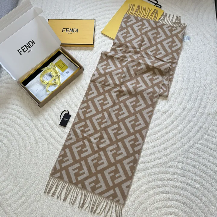 スーパーコピー フェンディ マフラー