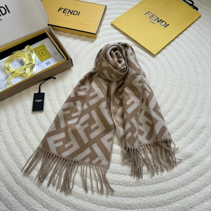 スーパーコピー フェンディ マフラー