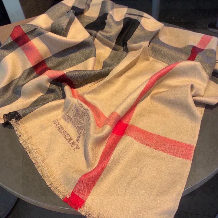 スーパーコピー バーバリー ス マフラー