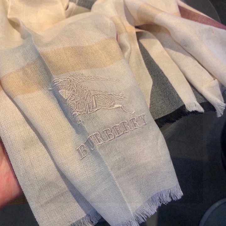 スーパーコピー バーバリー ス マフラー