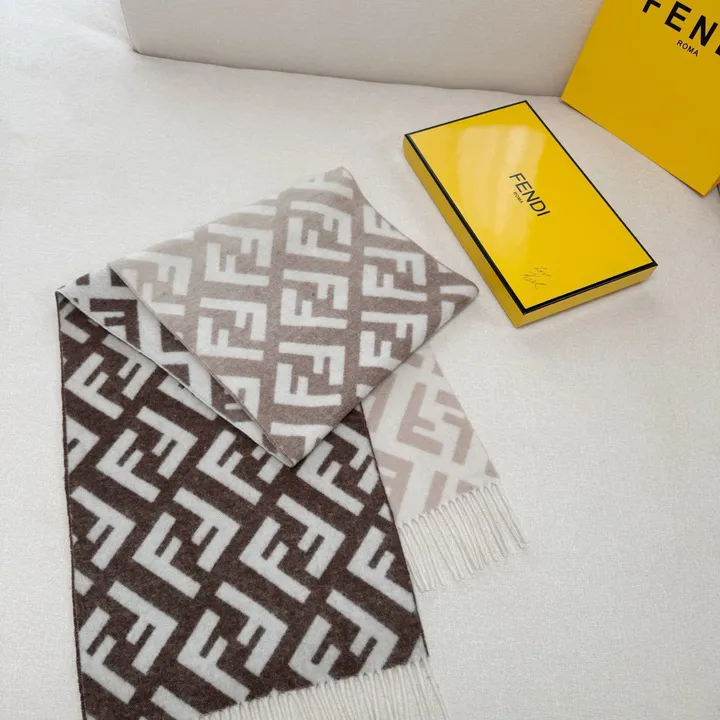 スーパーコピー フェンディ マフラー