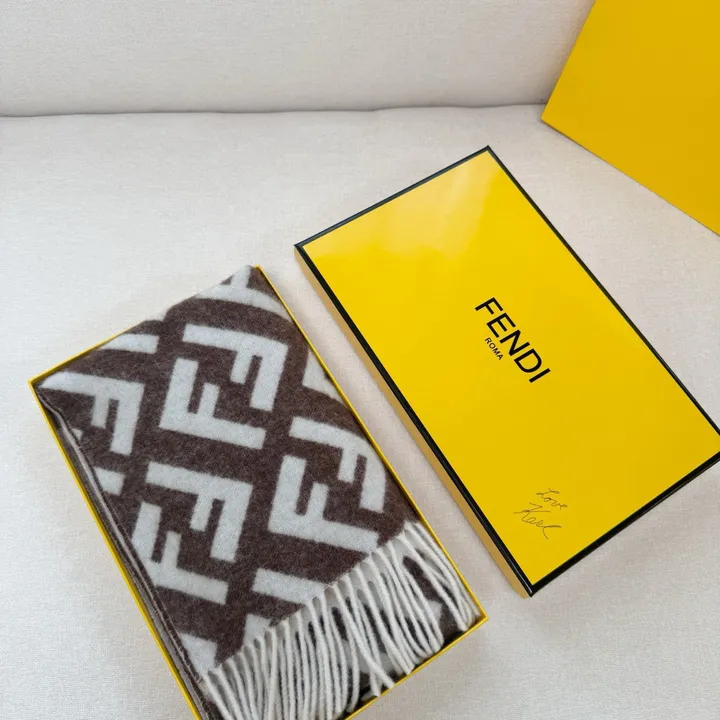 スーパーコピー フェンディ マフラー