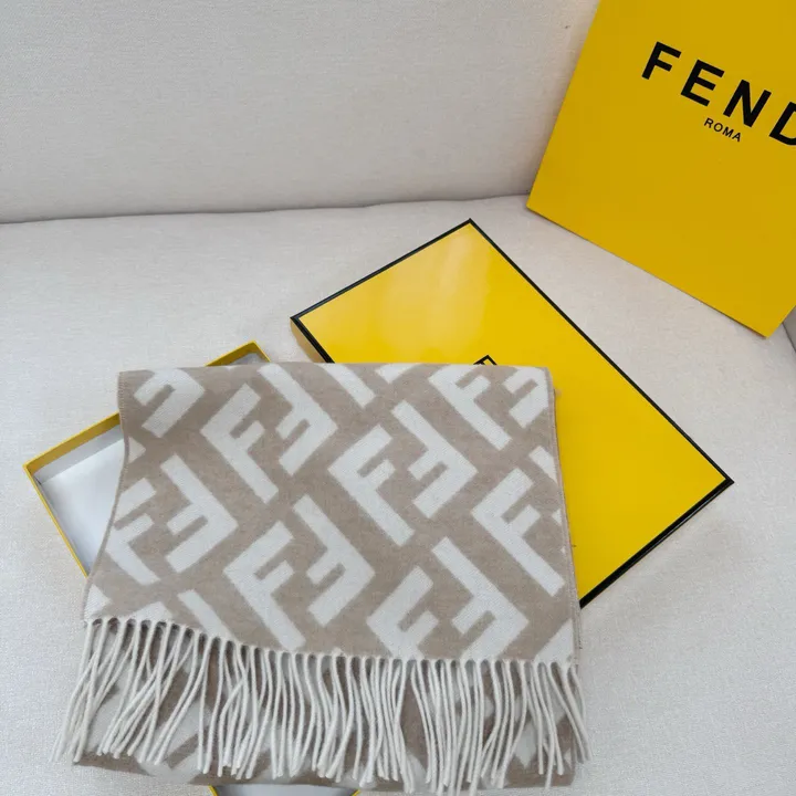 スーパーコピー フェンディ マフラー