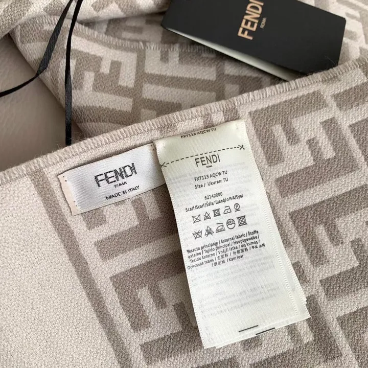 スーパーコピー フェンディ マフラー