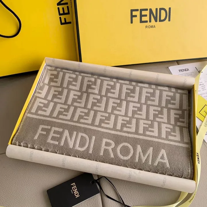 スーパーコピー フェンディ マフラー