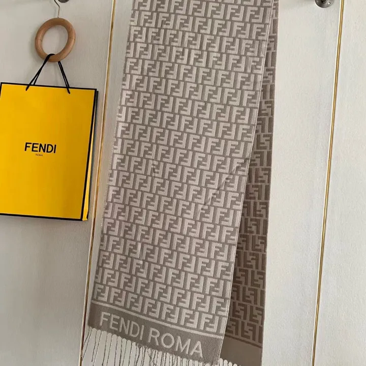 スーパーコピー フェンディ マフラー