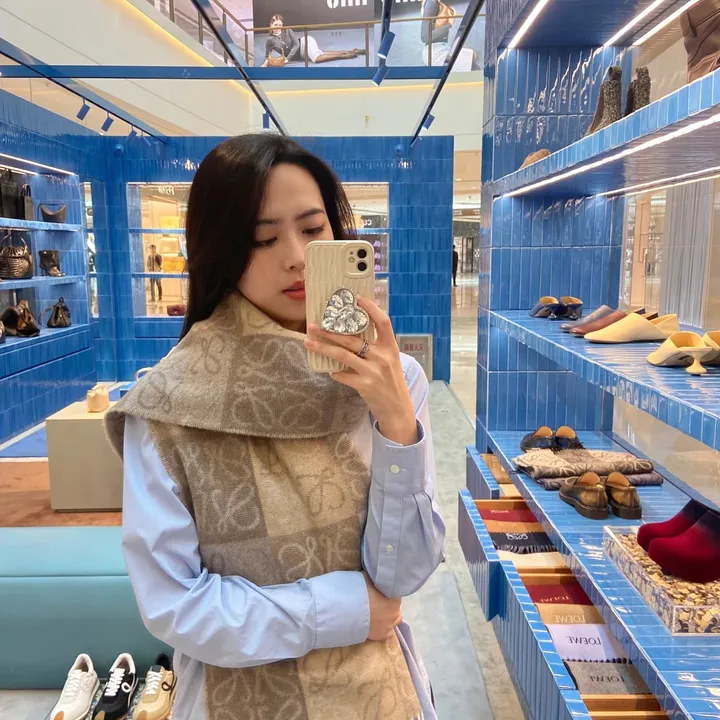 スーパーコピー ロエベ マフラー