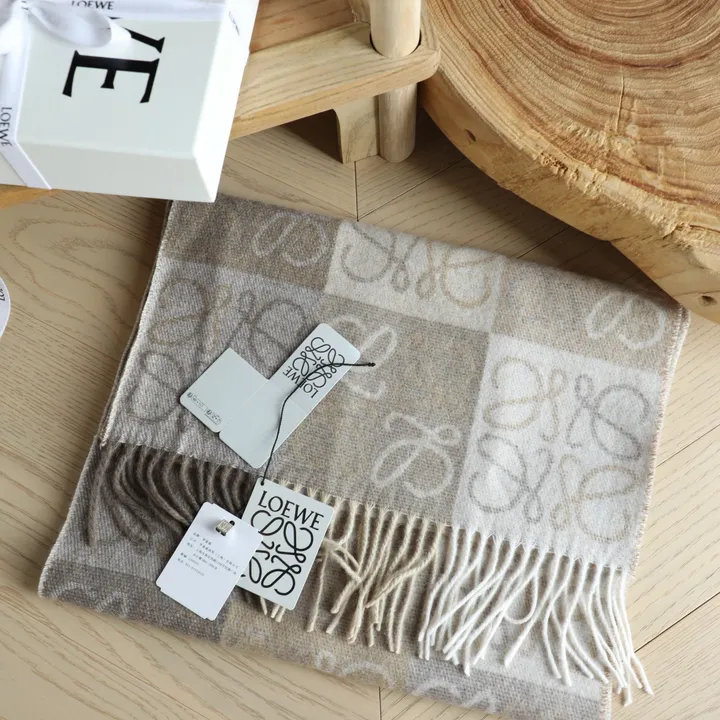 スーパーコピー ロエベ マフラー