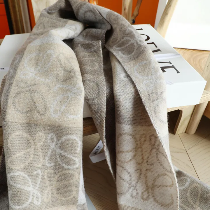 スーパーコピー ロエベ マフラー