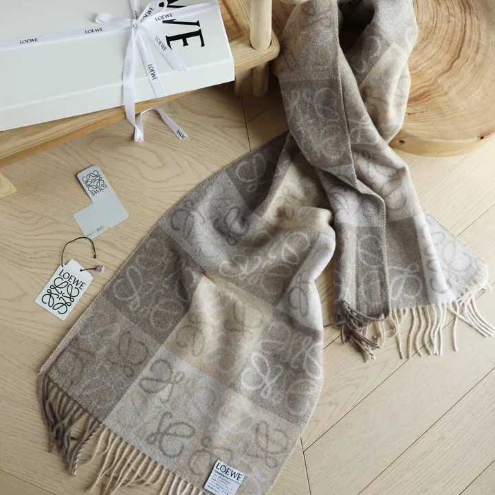 スーパーコピー ロエベ マフラー