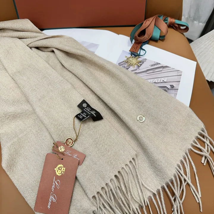 スーパーコピー ヴィヴィアン・ウエストウッド マフラー