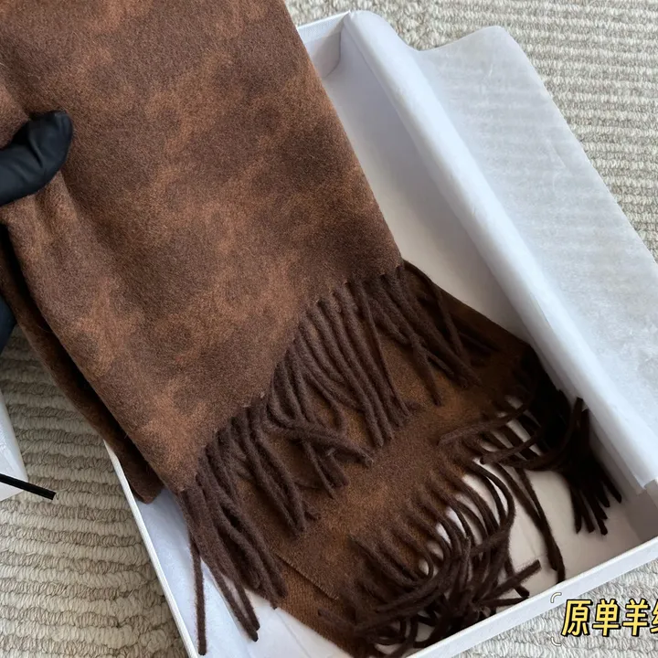 スーパーコピー セリーヌ マフラー