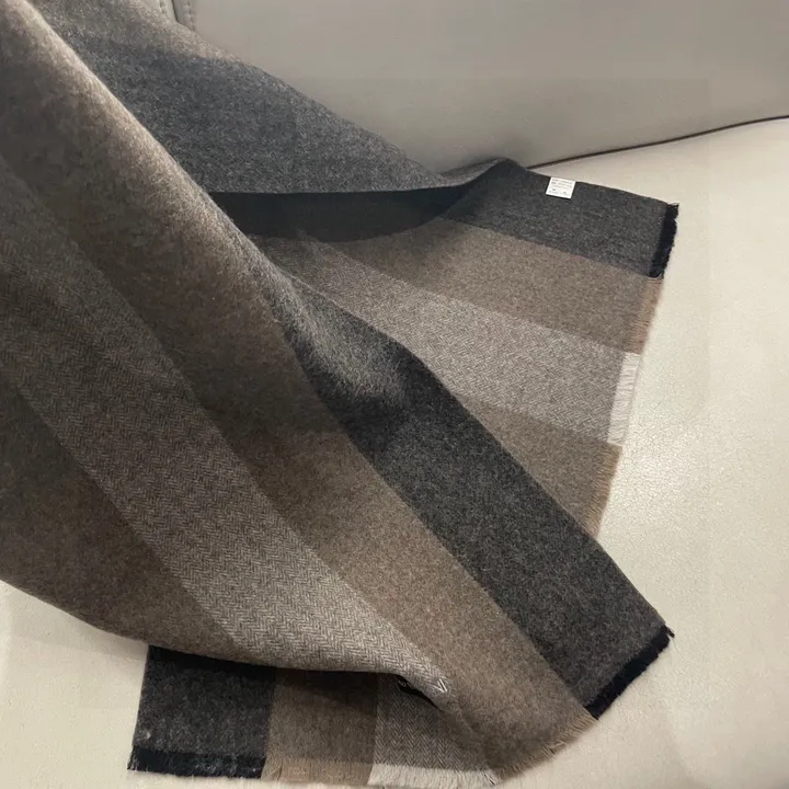 スーパーコピー フェンディ マフラー