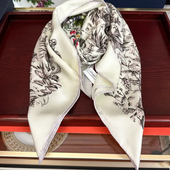 スーパーコピー ディオール マフラー