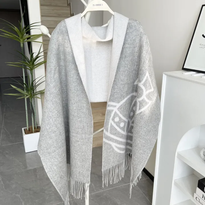 スーパーコピー ヴィヴィアン・ウエストウッド マフラー