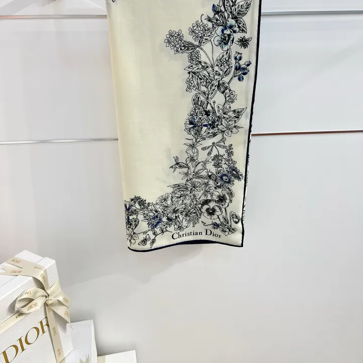 スーパーコピー ディオール マフラー