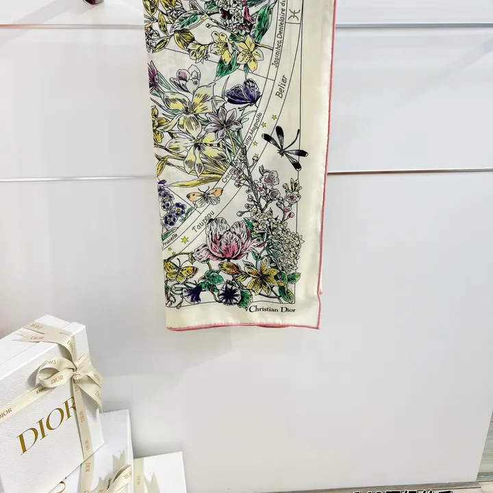 スーパーコピー ディオール マフラー