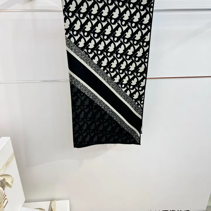 スーパーコピー ディオール マフラー