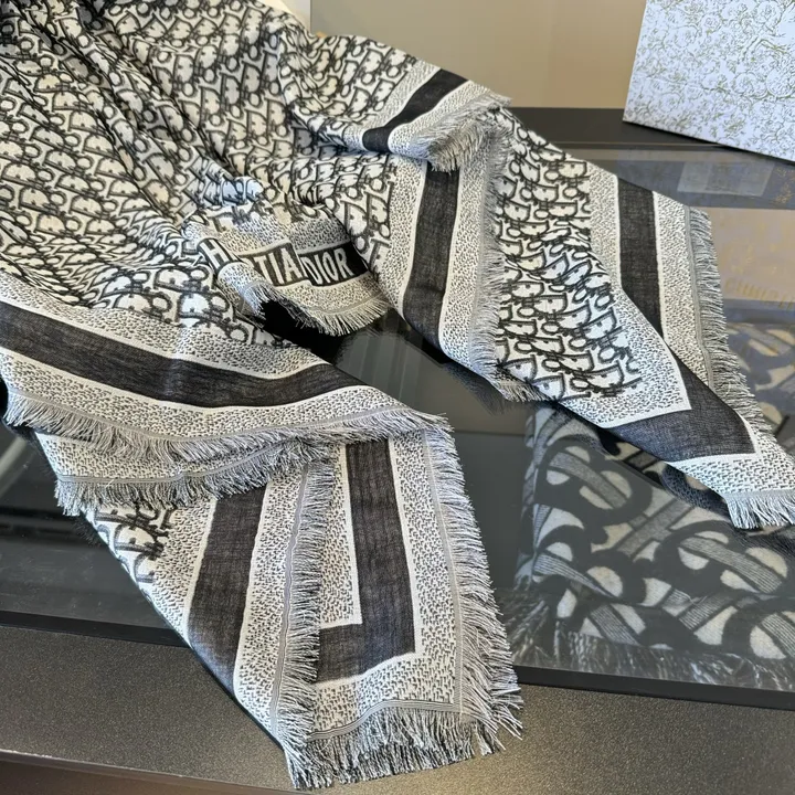 スーパーコピー ディオール マフラー