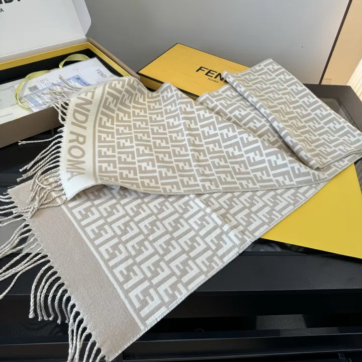 スーパーコピー フェンディ マフラー