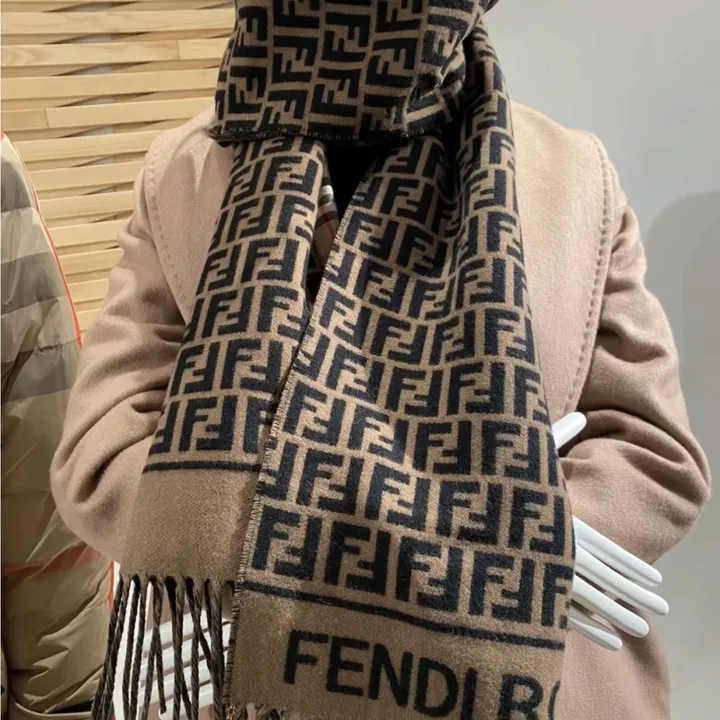 スーパーコピー フェンディ マフラー