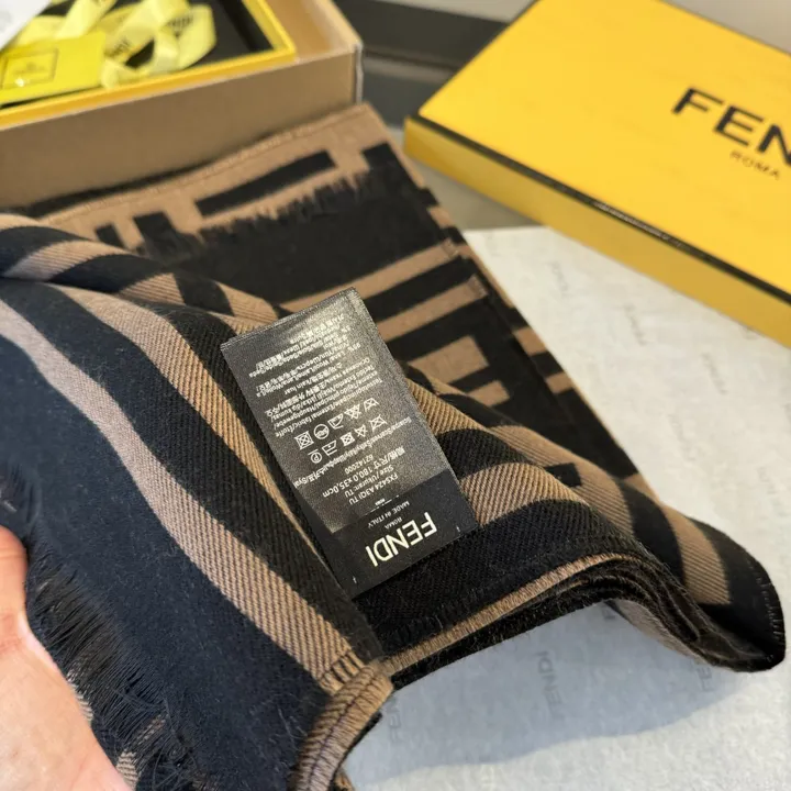 スーパーコピー フェンディ マフラー