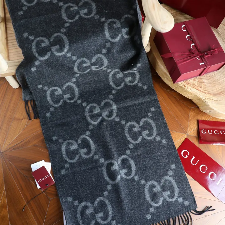 スーパーコピー グッチ マフラー