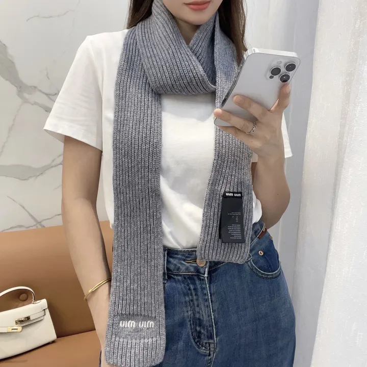 スーパーコピー ミュウミュウ マフラー