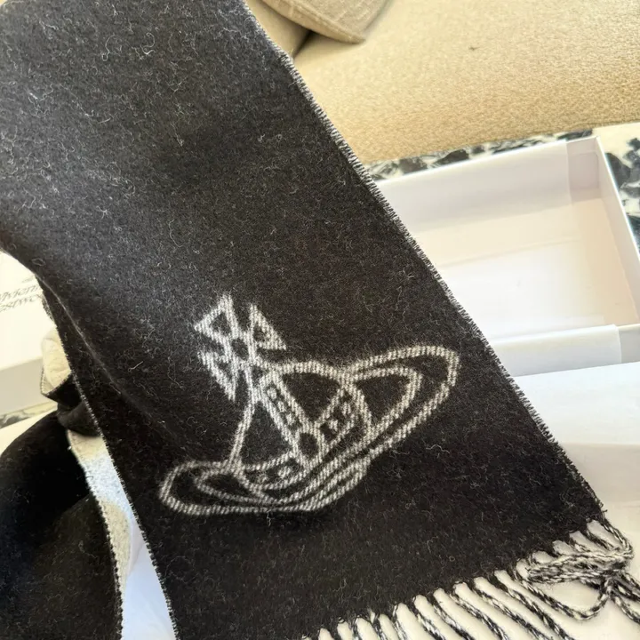 スーパーコピー ヴィヴィアン・ウエストウッド マフラー