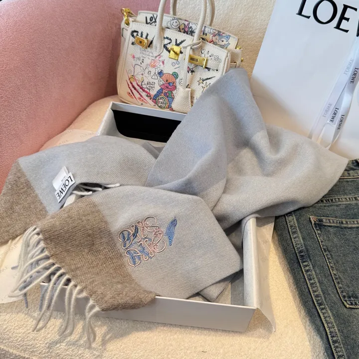 スーパーコピー ロエベ マフラー