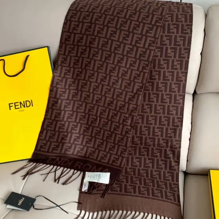 スーパーコピー フェンディ マフラー