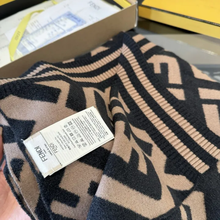 スーパーコピー フェンディ マフラー