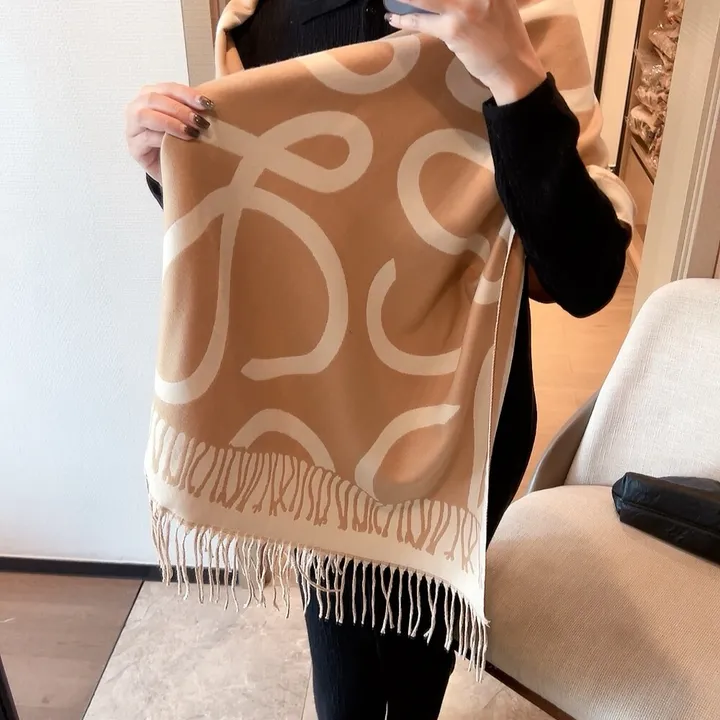 スーパーコピー ロエベ マフラー