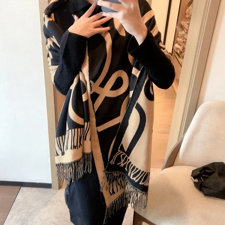 スーパーコピー ロエベ マフラー