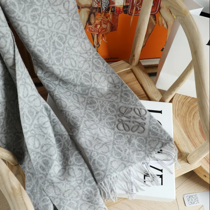 スーパーコピー ロエベ マフラー