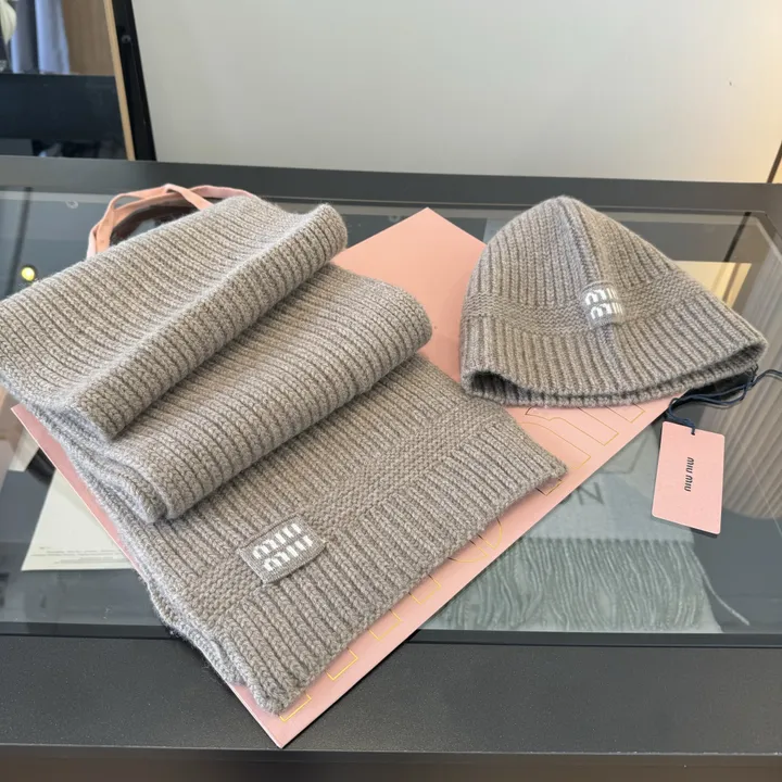 スーパーコピー ミュウミュウ マフラー