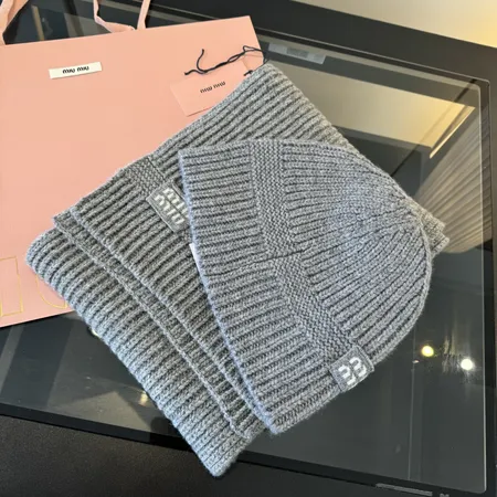 スーパーコピー ミュウミュウ マフラー