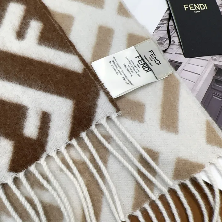 スーパーコピー フェンディ マフラー