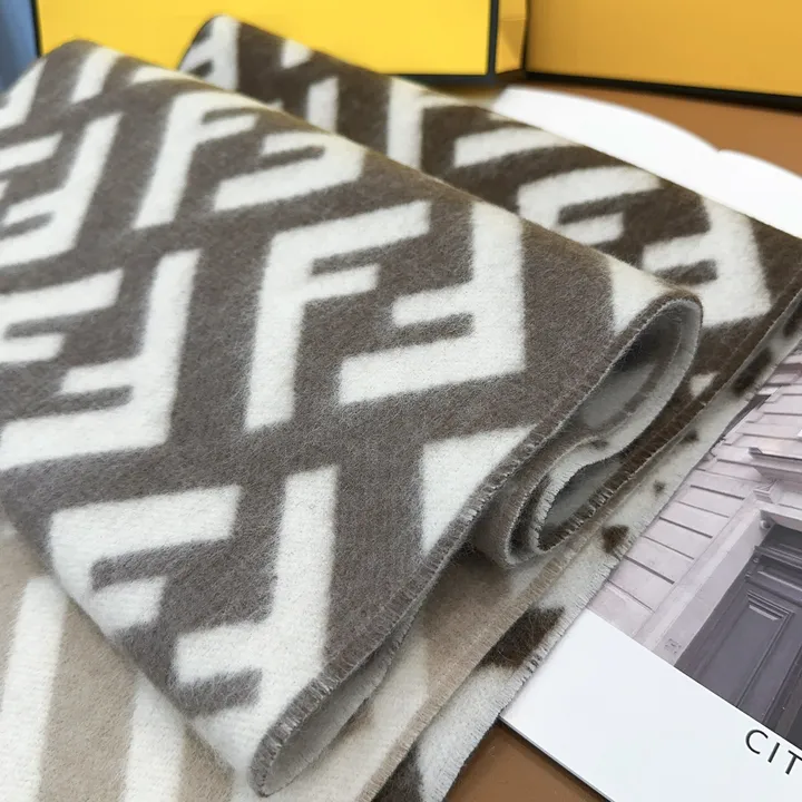 スーパーコピー フェンディ マフラー